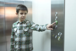 Дети в лифте: правила поведения